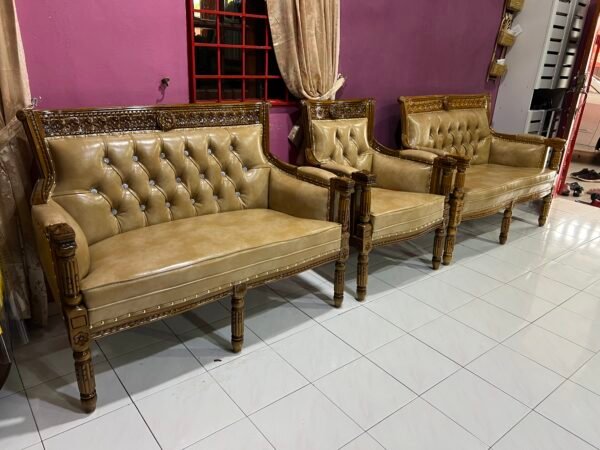 SET SOFA SERBIA 3211 SIAP MEJA BESAR DAN MEJA KOPI KECIL GRED B FINISHING KILAT ( READY STOCK ) - Image 21