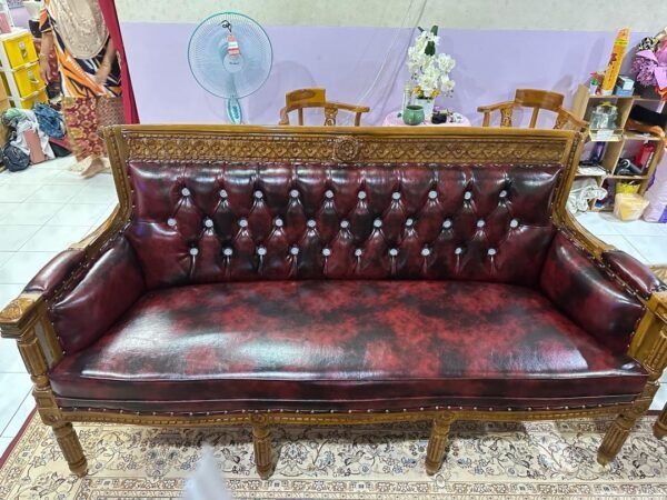 SET SOFA SERBIA 3211 SIAP MEJA BESAR DAN MEJA KOPI KECIL GRED B FINISHING KILAT MATERIAL SYNTHETIC LEATHER ( READY STOCK ) - Image 3