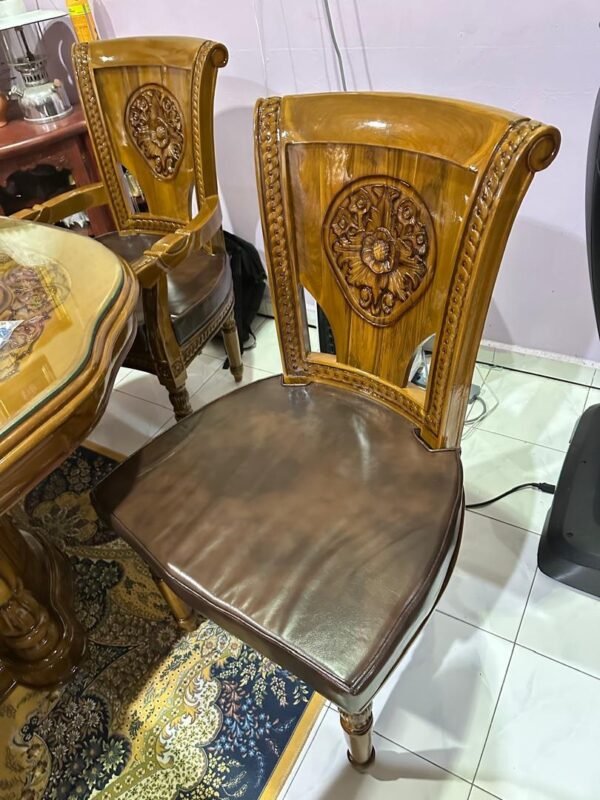 SET MEJA MAKAN GENDONG 8 KERUSI GRED B FINISHING KILAT KILANG P6 – SYTHENTIC LEATHER - Image 5