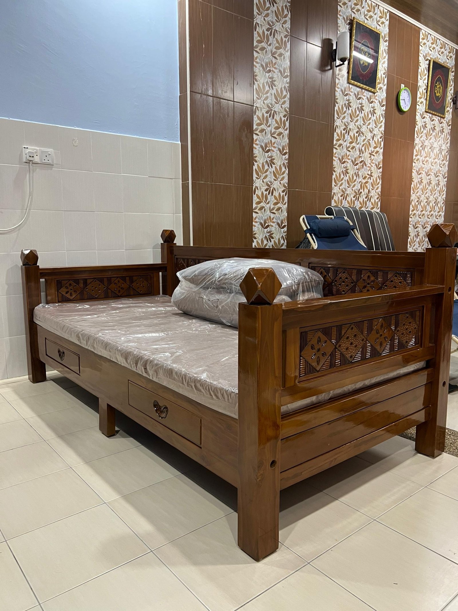 SET COMBO DAYBED KING MINIMALIST DIAMOND + KABINET TEPI READY STOCK - Image 8