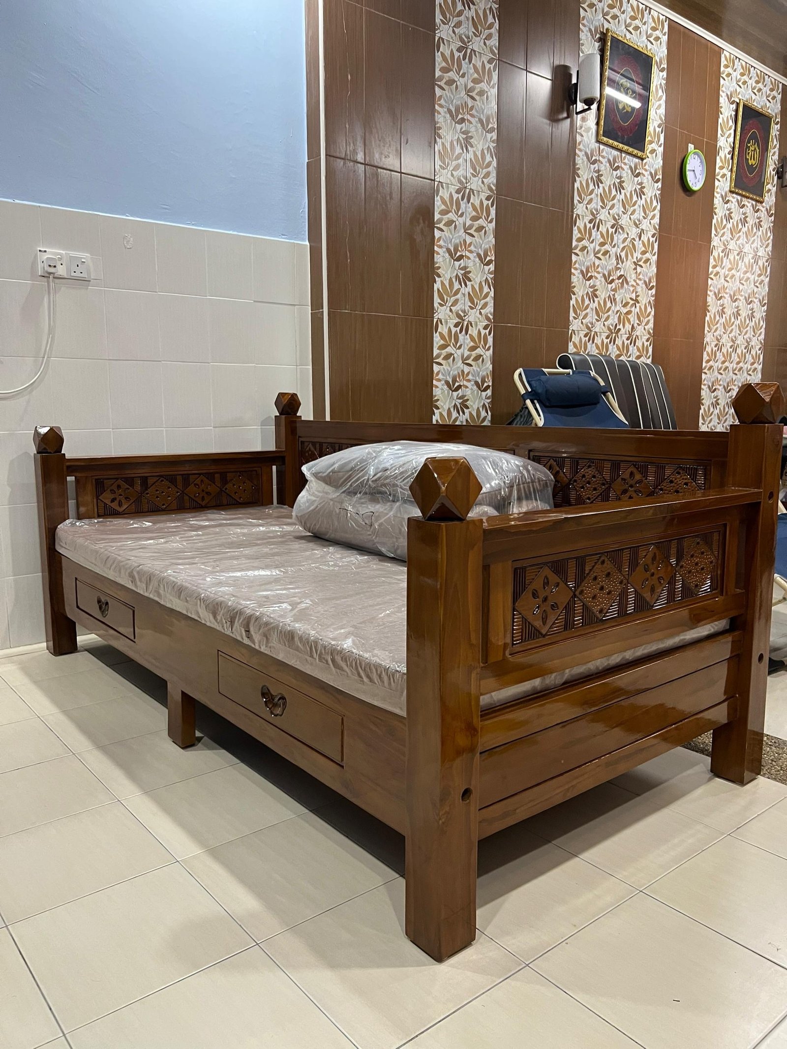 SET COMBO DAYBED KING MINIMALIST DIAMOND + KABINET TEPI READY STOCK - Image 4